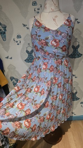 Pretty blue floral strappy - blue,