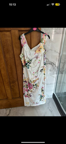 Beautiful white floral jolie